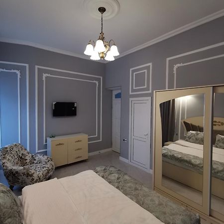 Raffles Villa With Pool غابالا المظهر الخارجي الصورة