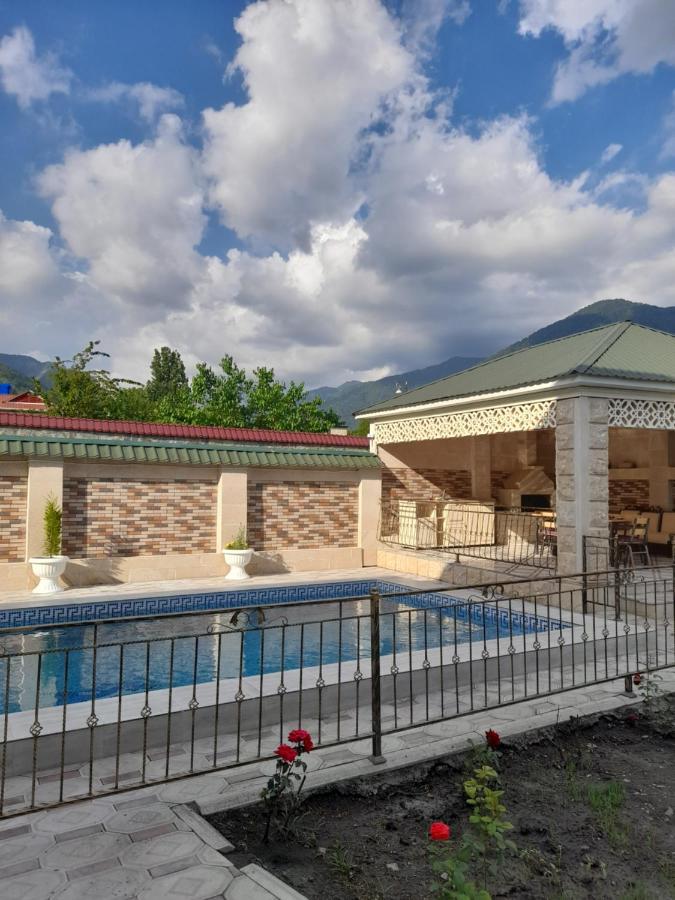 Raffles Villa With Pool غابالا المظهر الخارجي الصورة