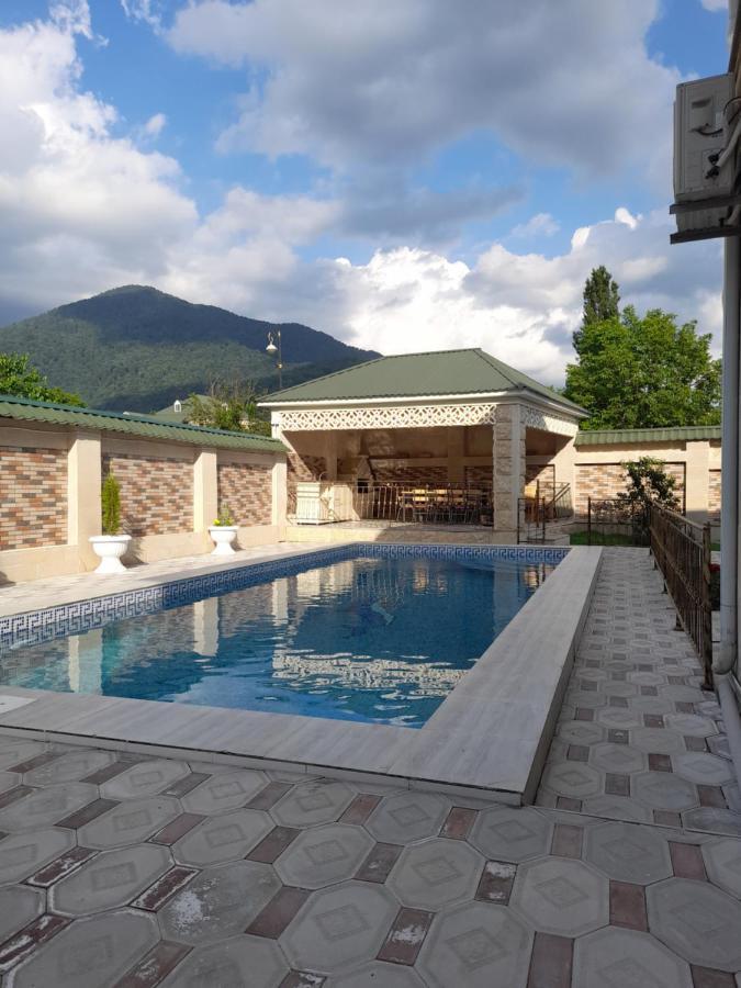 Raffles Villa With Pool غابالا المظهر الخارجي الصورة