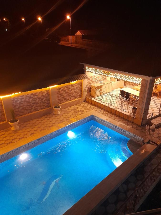 Raffles Villa With Pool غابالا المظهر الخارجي الصورة