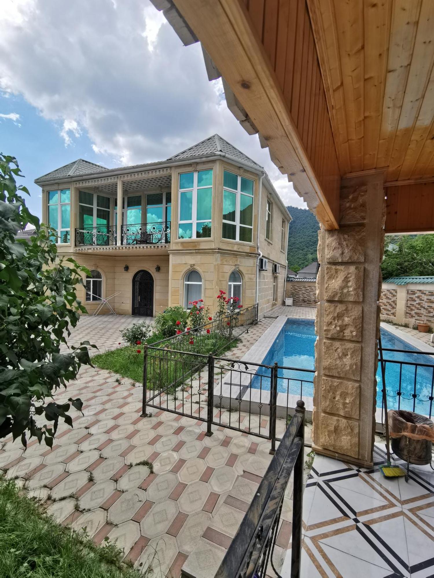 Raffles Villa With Pool غابالا المظهر الخارجي الصورة