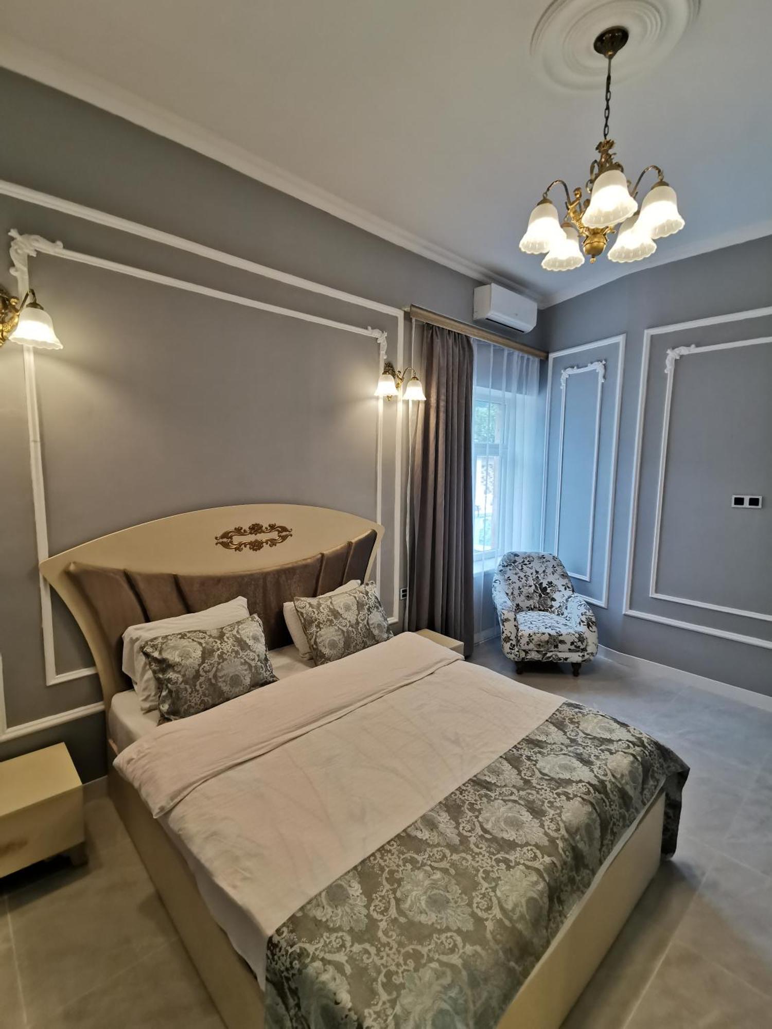 Raffles Villa With Pool غابالا المظهر الخارجي الصورة
