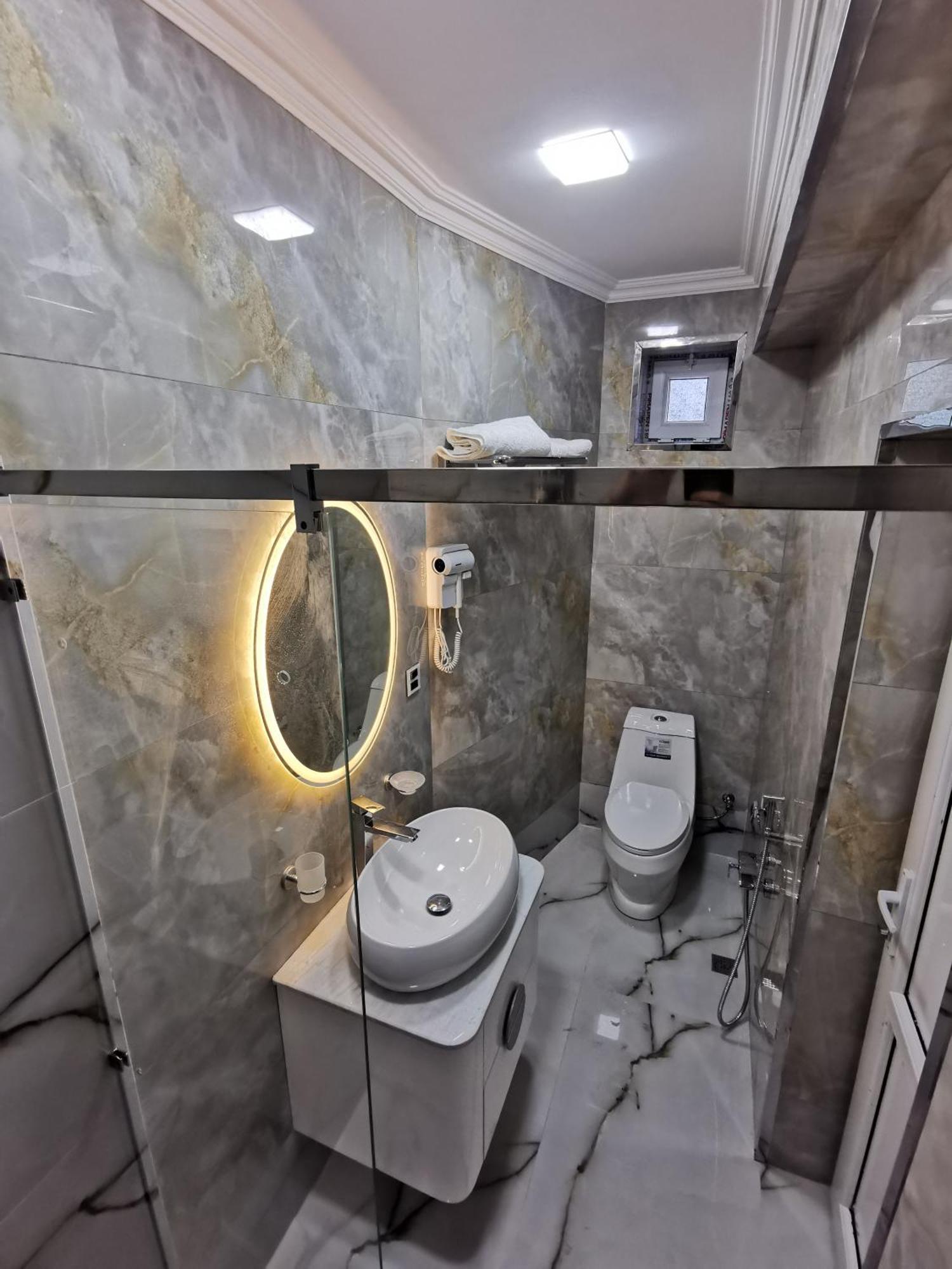 Raffles Villa With Pool غابالا المظهر الخارجي الصورة