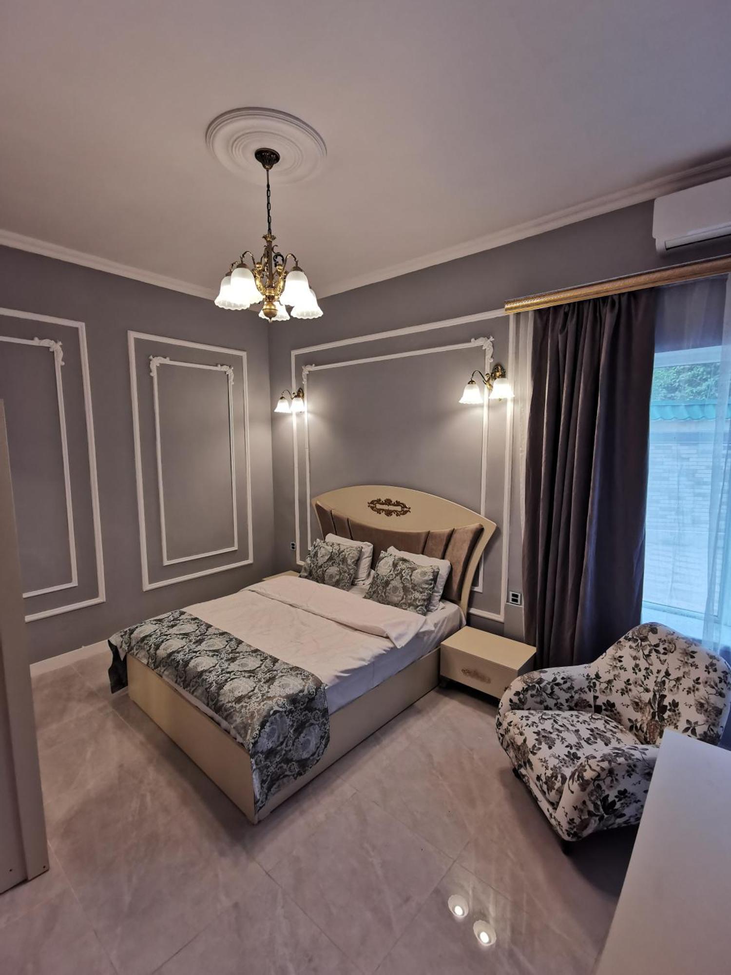 Raffles Villa With Pool غابالا المظهر الخارجي الصورة