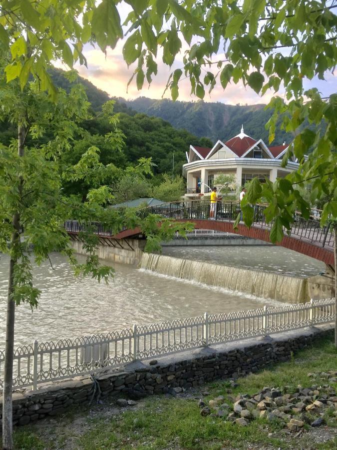 Raffles Villa With Pool غابالا المظهر الخارجي الصورة